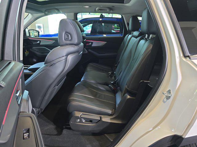 Photo of 2025 Platinum White Pearl Acura MDX