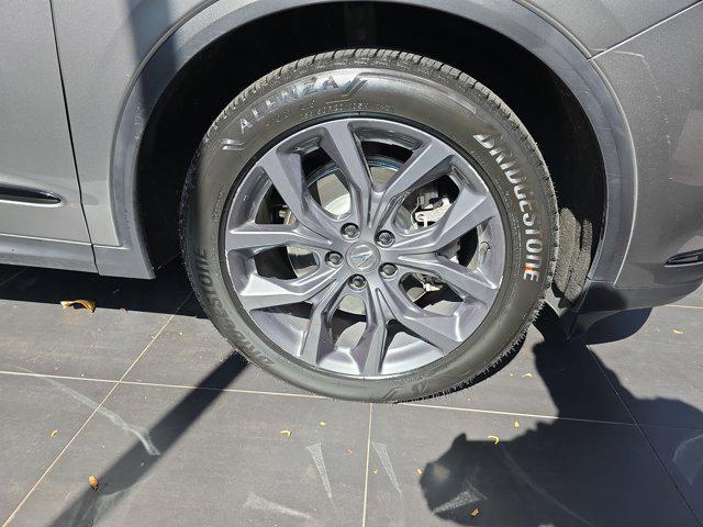 Photo of 2023 Liquid Carbon Metallic Acura MDX