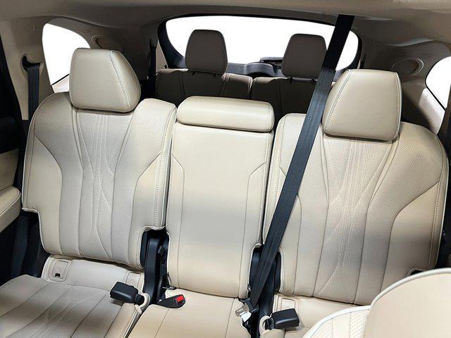 Photo of 2025 Platinum White Pearl Acura MDX