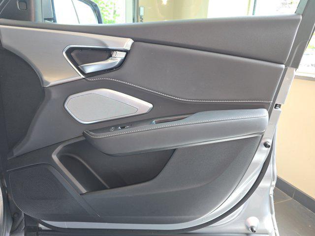 Photo of 2025 Solar Silver Metallic Acura RDX