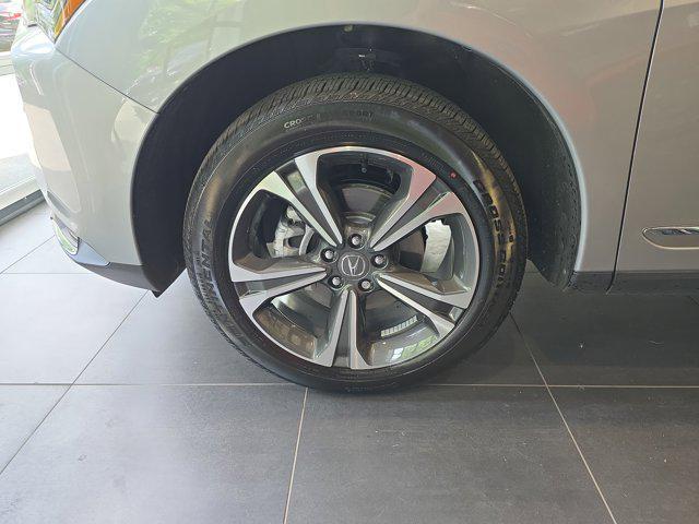 Photo of 2025 Solar Silver Metallic Acura RDX