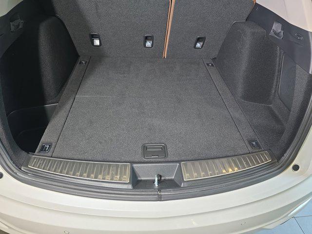 Photo of 2025 Platinum White Pearl Acura RDX