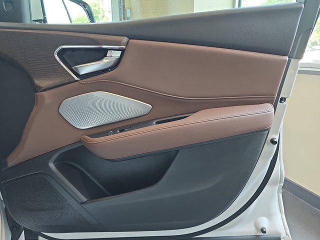 Photo of 2025 Platinum White Pearl Acura RDX
