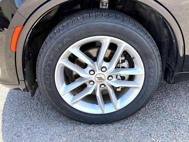 Photo of 2023 DB Black Crystal Clearcoat Dodge Durango
