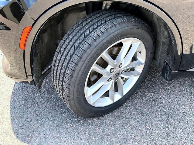 Photo of 2023 DB Black Crystal Clearcoat Dodge Durango