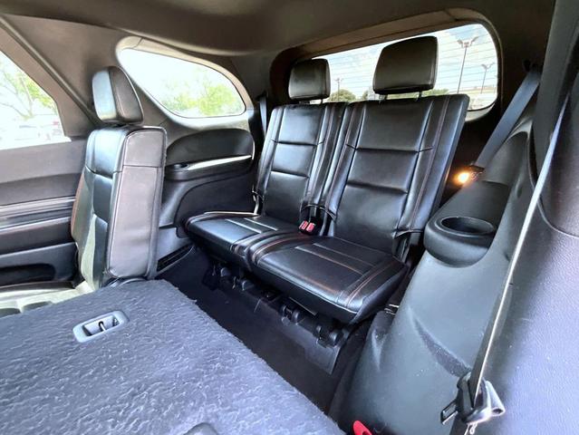 Photo of 2023 DB Black Crystal Clearcoat Dodge Durango