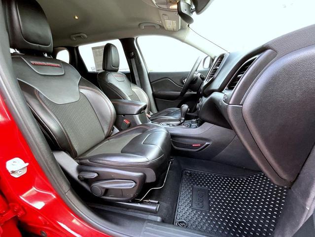 Photo of 2019 Firecracker Red Clearcoat Jeep Cherokee
