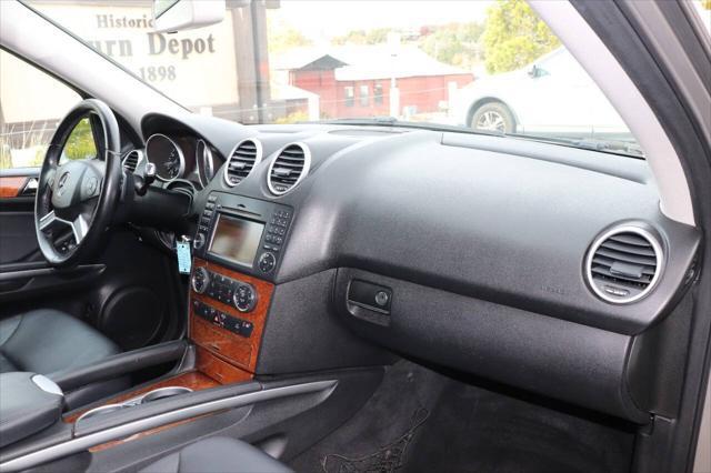 Photo of 2009 Pewter Mercedes-Benz M-Class