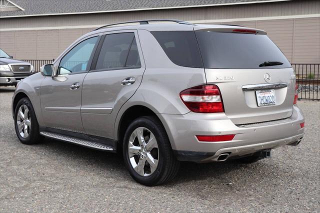 Photo of 2009 Pewter Mercedes-Benz M-Class
