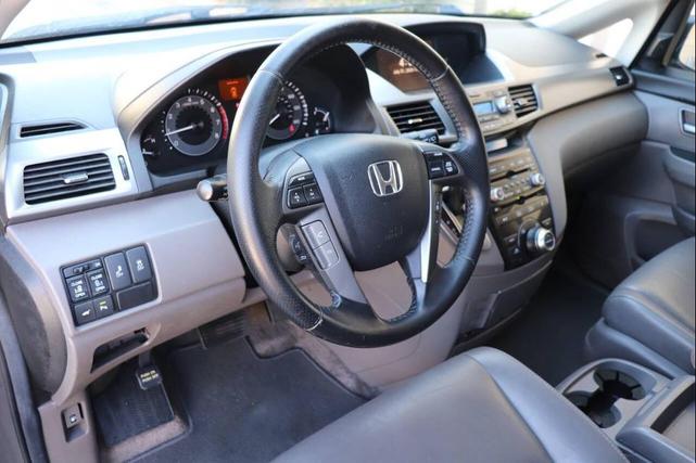 Photo of 2013 Polished Metal Metallic Honda Odyssey