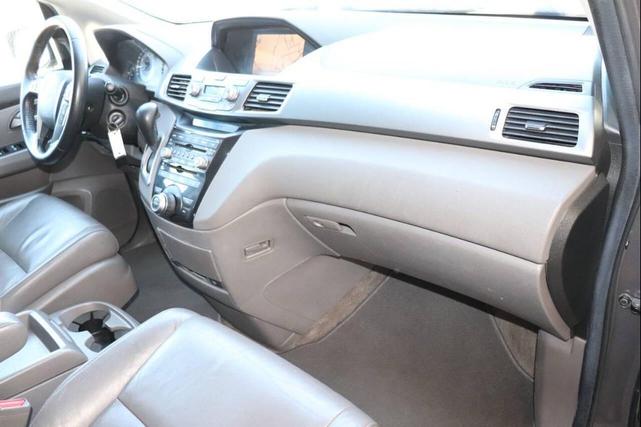 Photo of 2013 Polished Metal Metallic Honda Odyssey