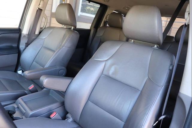 Photo of 2013 Polished Metal Metallic Honda Odyssey