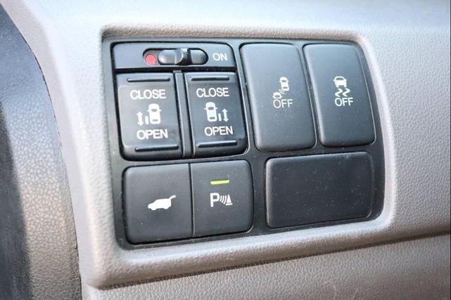 Photo of 2013 Polished Metal Metallic Honda Odyssey