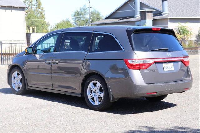 Photo of 2013 Polished Metal Metallic Honda Odyssey