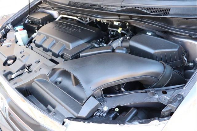 Photo of 2013 Polished Metal Metallic Honda Odyssey