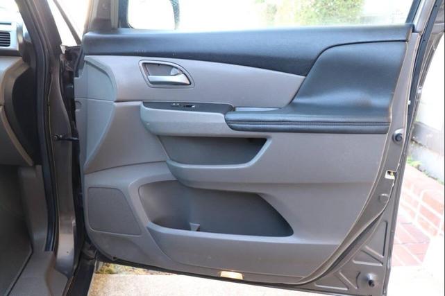 Photo of 2013 Polished Metal Metallic Honda Odyssey