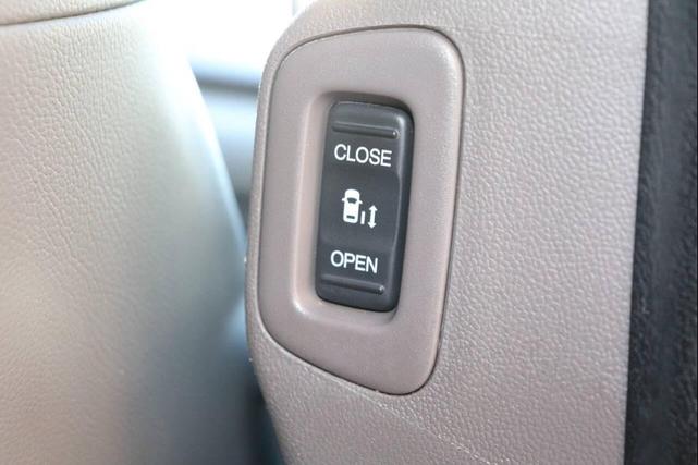 Photo of 2013 Polished Metal Metallic Honda Odyssey