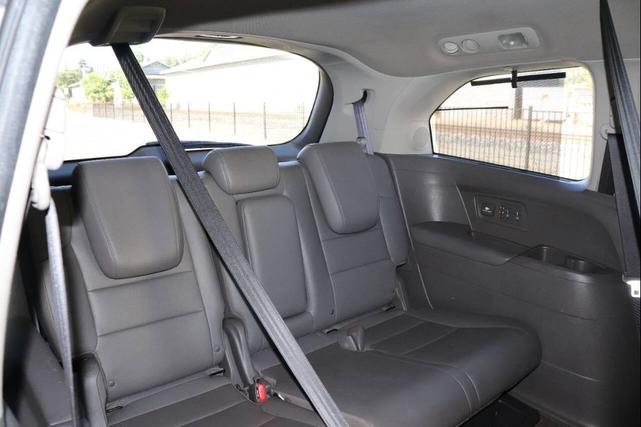 Photo of 2013 Polished Metal Metallic Honda Odyssey