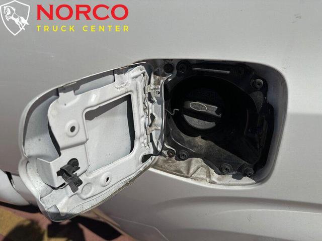 Photo of 2019 Super White Toyota Tacoma