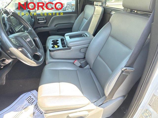 Photo of 2018 Summit White GMC Sierra 3500