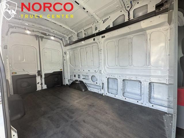 Photo of 2021 Oxford White Ford Transit-250