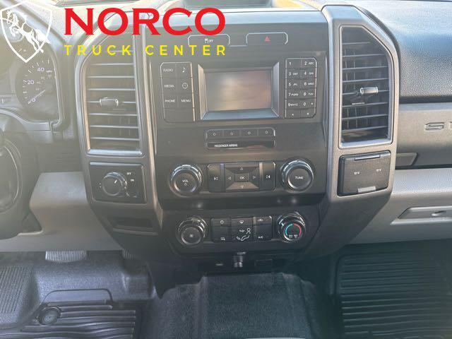 Photo of 2019 Oxford White Ford F-250