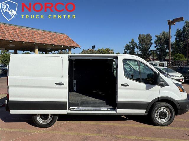 Photo of 2022 Oxford White Ford Transit-350