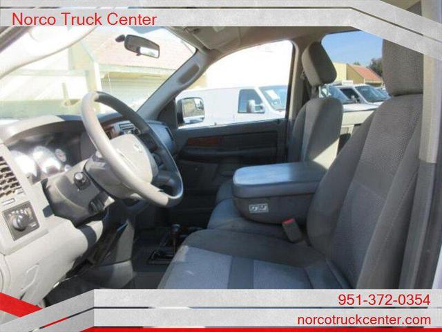 Photo of 2006 Bright White Clearcoat Dodge Ram 2500