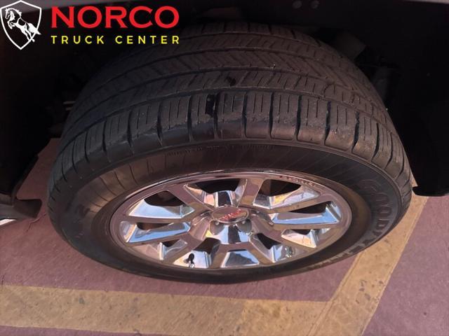 Photo of 2019 Crystal White Tricoat Cadillac Escalade ESV