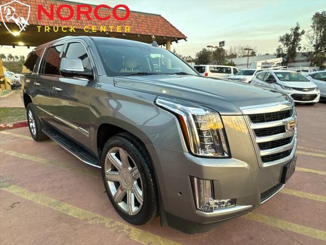 Photo of 2019 Crystal White Tricoat Cadillac Escalade ESV