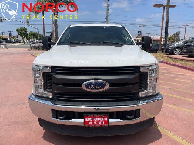 Photo of 2019 Oxford White Ford F-250