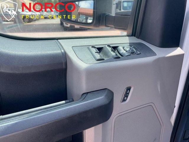 Photo of 2019 Oxford White Ford F-250