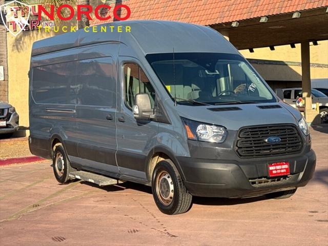 Photo of 2019 Oxford White Ford Transit-250
