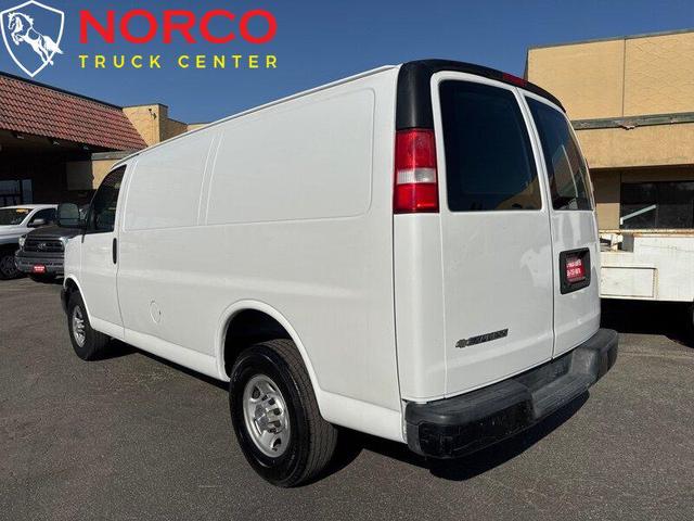 Photo of 2017 Summit White Chevrolet Express 2500
