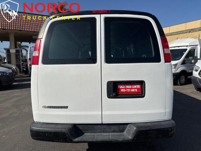 Photo of 2017 Summit White Chevrolet Express 2500