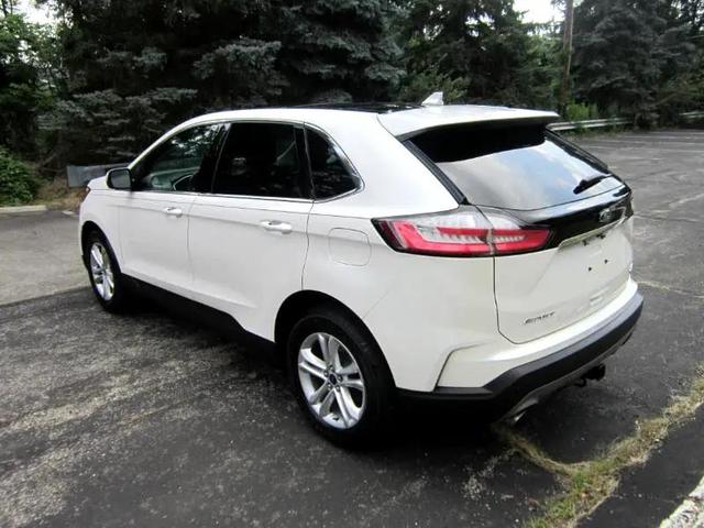 Photo of 2019 White Ford Edge