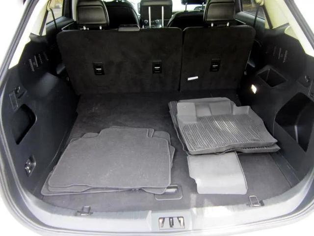Photo of 2019 White Ford Edge