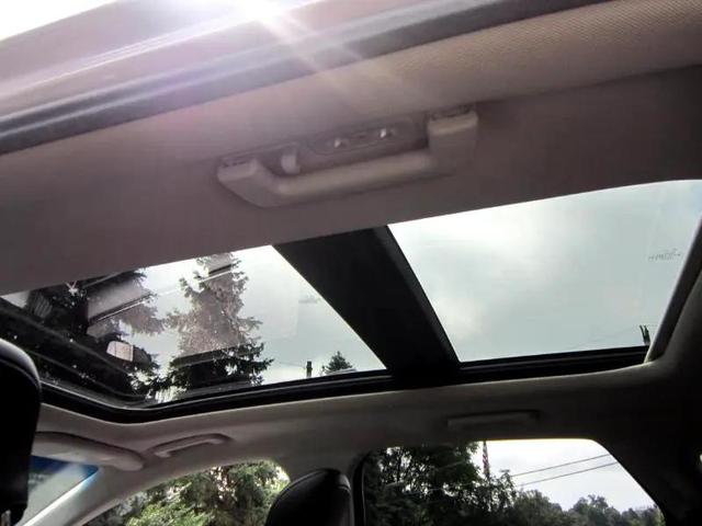 Photo of 2019 White Ford Edge