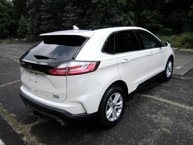 Photo of 2019 White Ford Edge