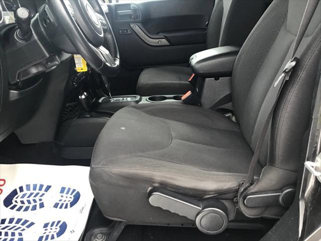 Photo of 2017 Granite Crystal Metallic Clearcoat Jeep Wrangler Unlimited