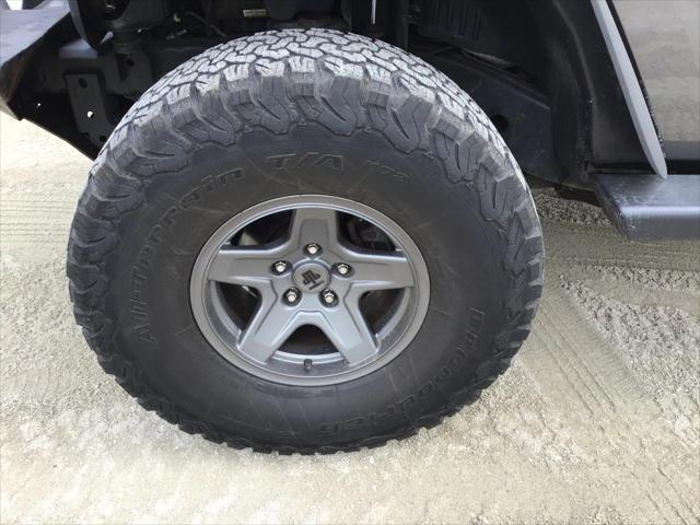 Photo of 2017 Granite Crystal Metallic Clearcoat Jeep Wrangler Unlimited