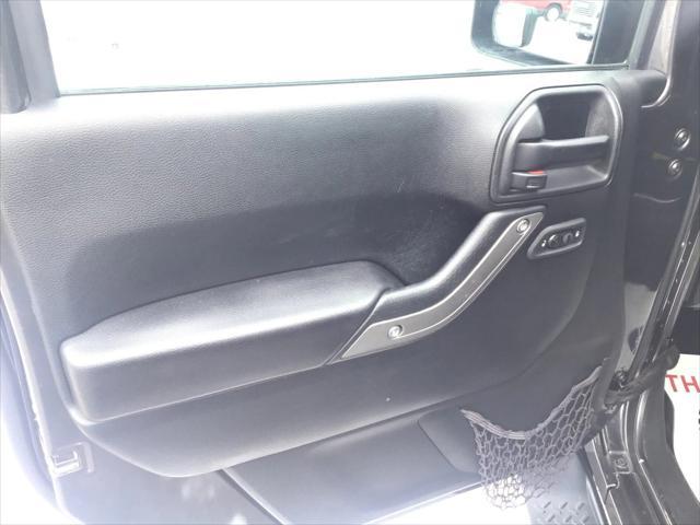 Photo of 2017 Granite Crystal Metallic Clearcoat Jeep Wrangler Unlimited