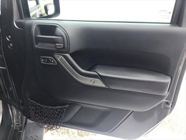Photo of 2017 Granite Crystal Metallic Clearcoat Jeep Wrangler Unlimited
