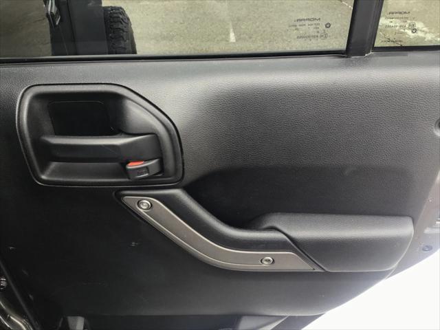 Photo of 2017 Granite Crystal Metallic Clearcoat Jeep Wrangler Unlimited