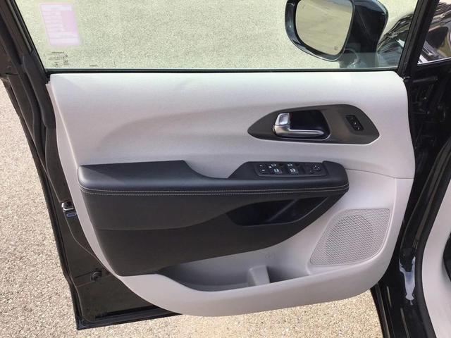 Photo of 2022 Brilliant Black Crystal Pearlcoat Chrysler Pacifica