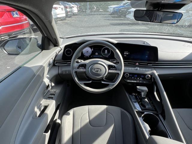 Photo of 2025 Fluid Metal Hyundai ELANTRA