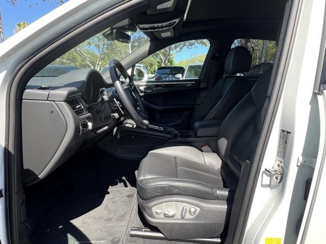 Photo of 2024 White Porsche Macan