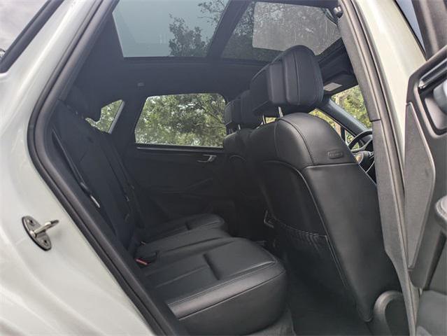 Photo of 2024 White Porsche Macan