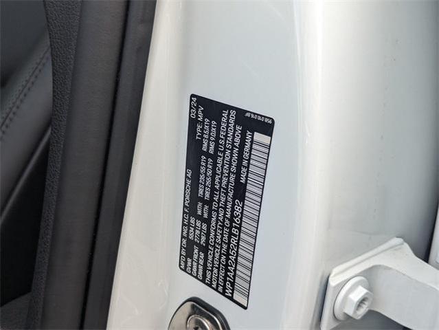 Photo of 2024 White Porsche Macan