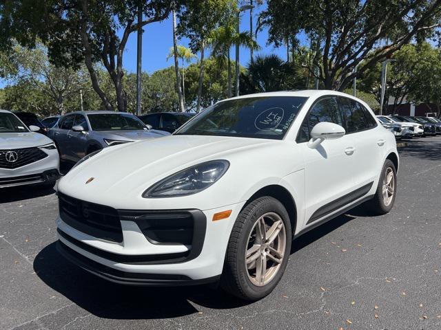 Photo of 2024 White Porsche Macan